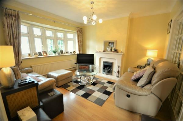Ellesmere Avenue, Mill Hill